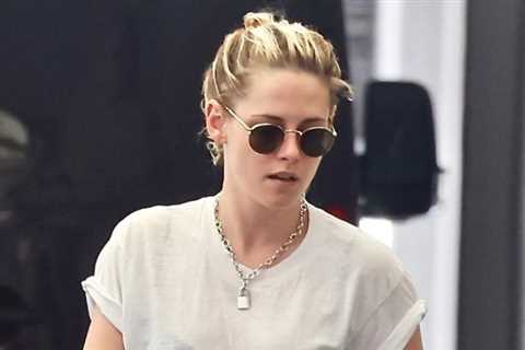 Kristen Stewart keeps things cool and casual while running errands