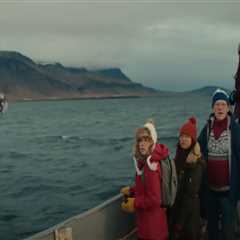 Icelandair ad 2023 – Easy to Stop, Hard to Leave